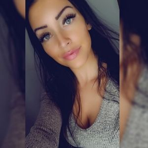 Meet your Posher, Christy